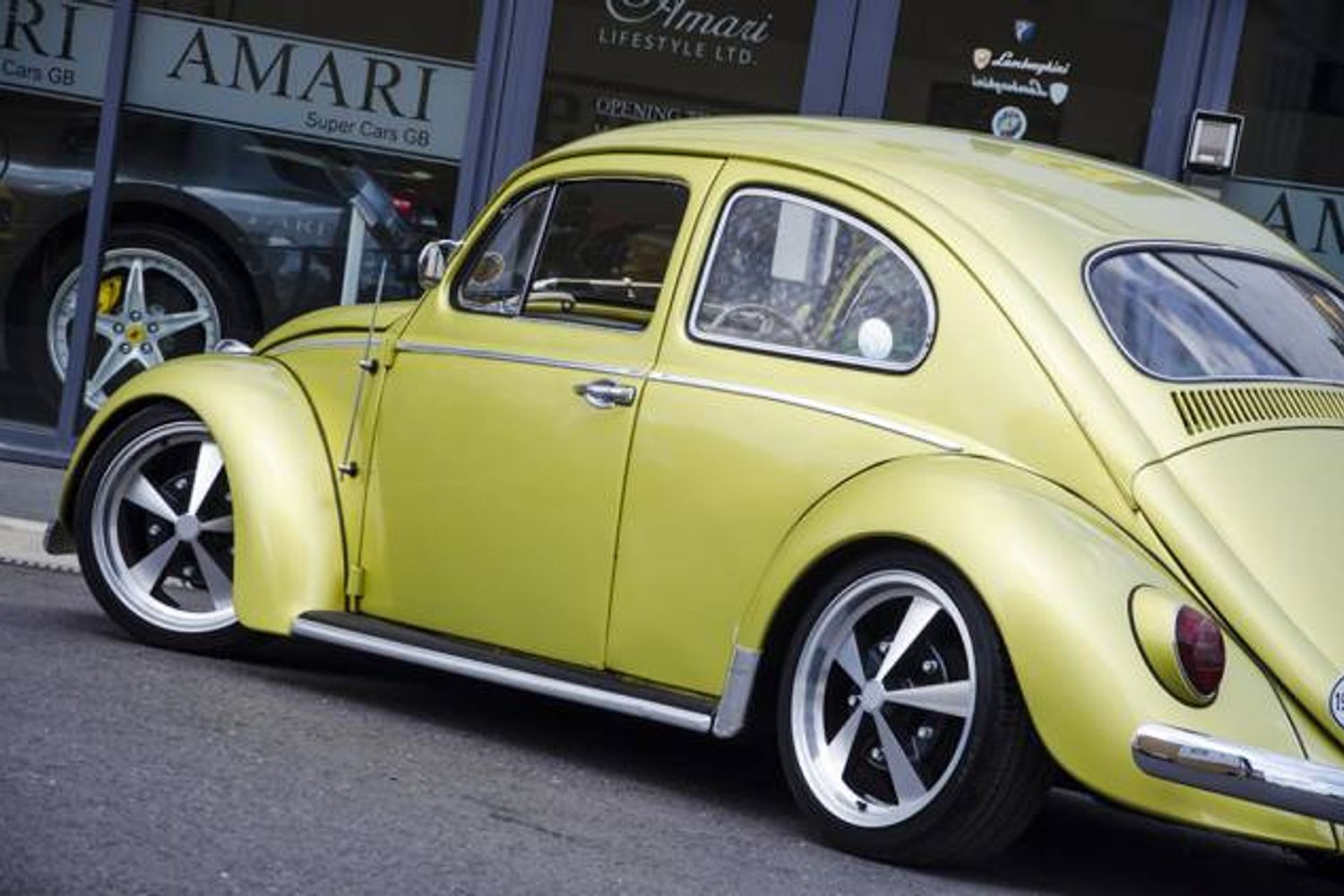 VOLKSWAGEN Beetle Cal Look