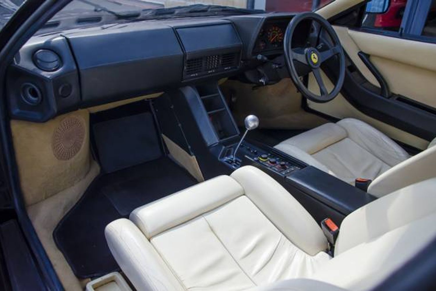 FERRARI TESTAROSSA COUPE 2dr