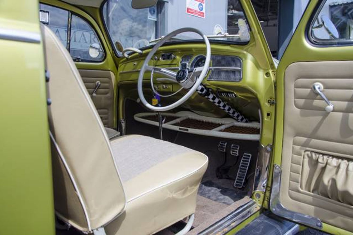 VOLKSWAGEN Beetle Cal Look