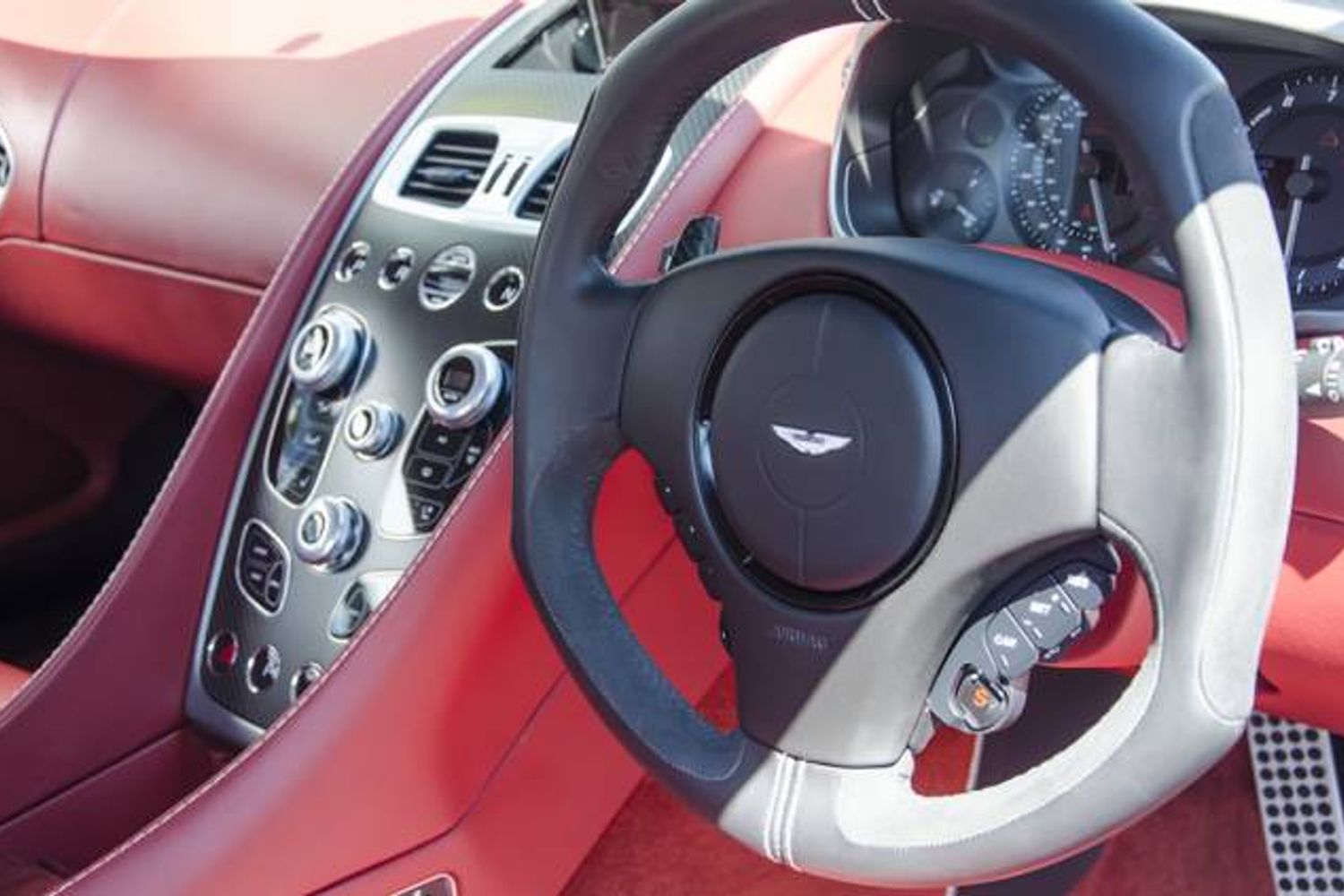 ASTON MARTIN VANQUISH COUPE V12 2+2 Touchtronic Auto