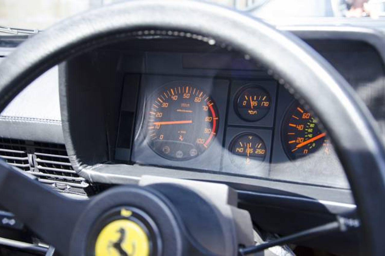 FERRARI TESTAROSSA COUPE 2dr