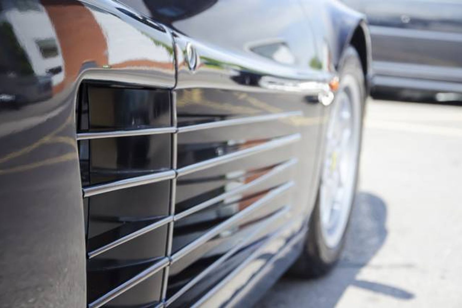 FERRARI TESTAROSSA COUPE 2dr