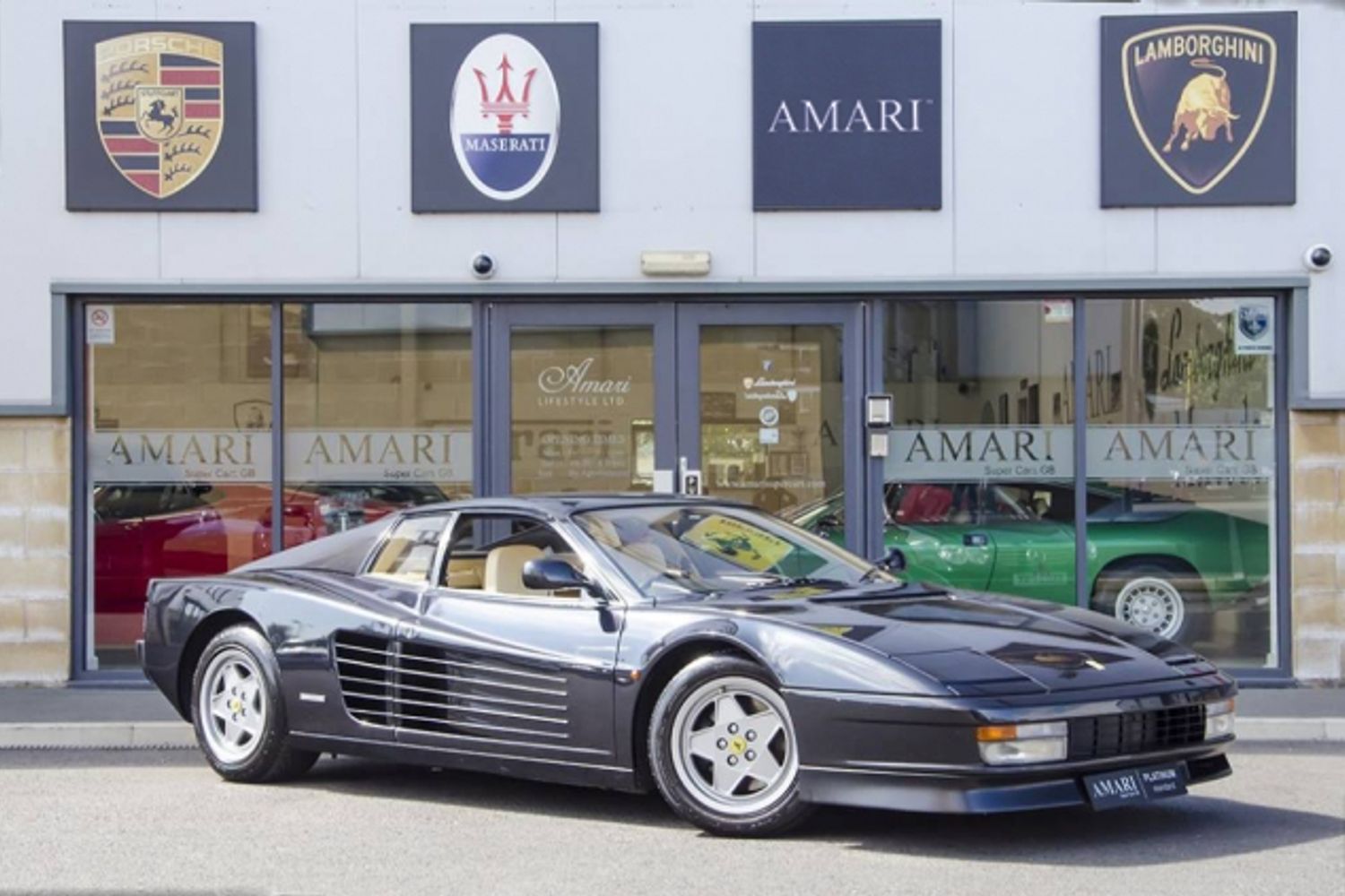 FERRARI TESTAROSSA COUPE 2dr
