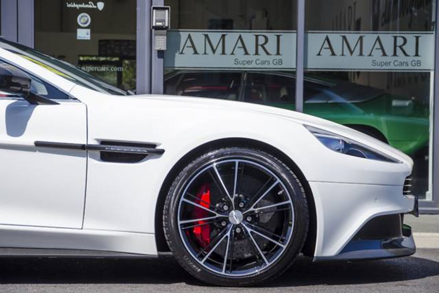 ASTON MARTIN VANQUISH COUPE V12 2+2 Touchtronic Auto