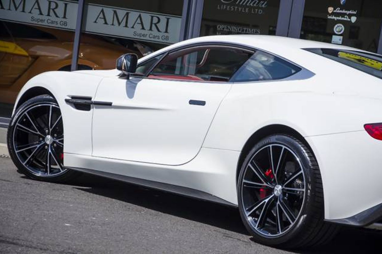 ASTON MARTIN VANQUISH COUPE V12 2+2 Touchtronic Auto