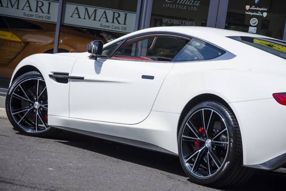ASTON MARTIN VANQUISH COUPE V12 2+2 Touchtronic Auto
