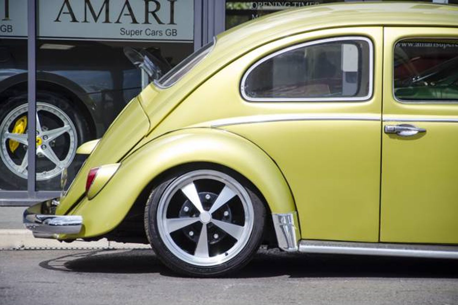 VOLKSWAGEN Beetle Cal Look
