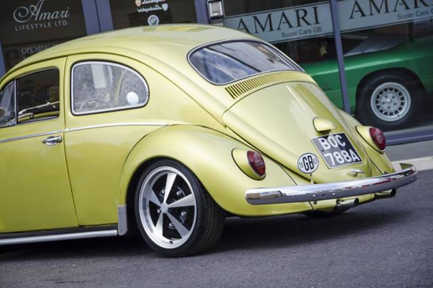 VOLKSWAGEN Beetle Cal Look