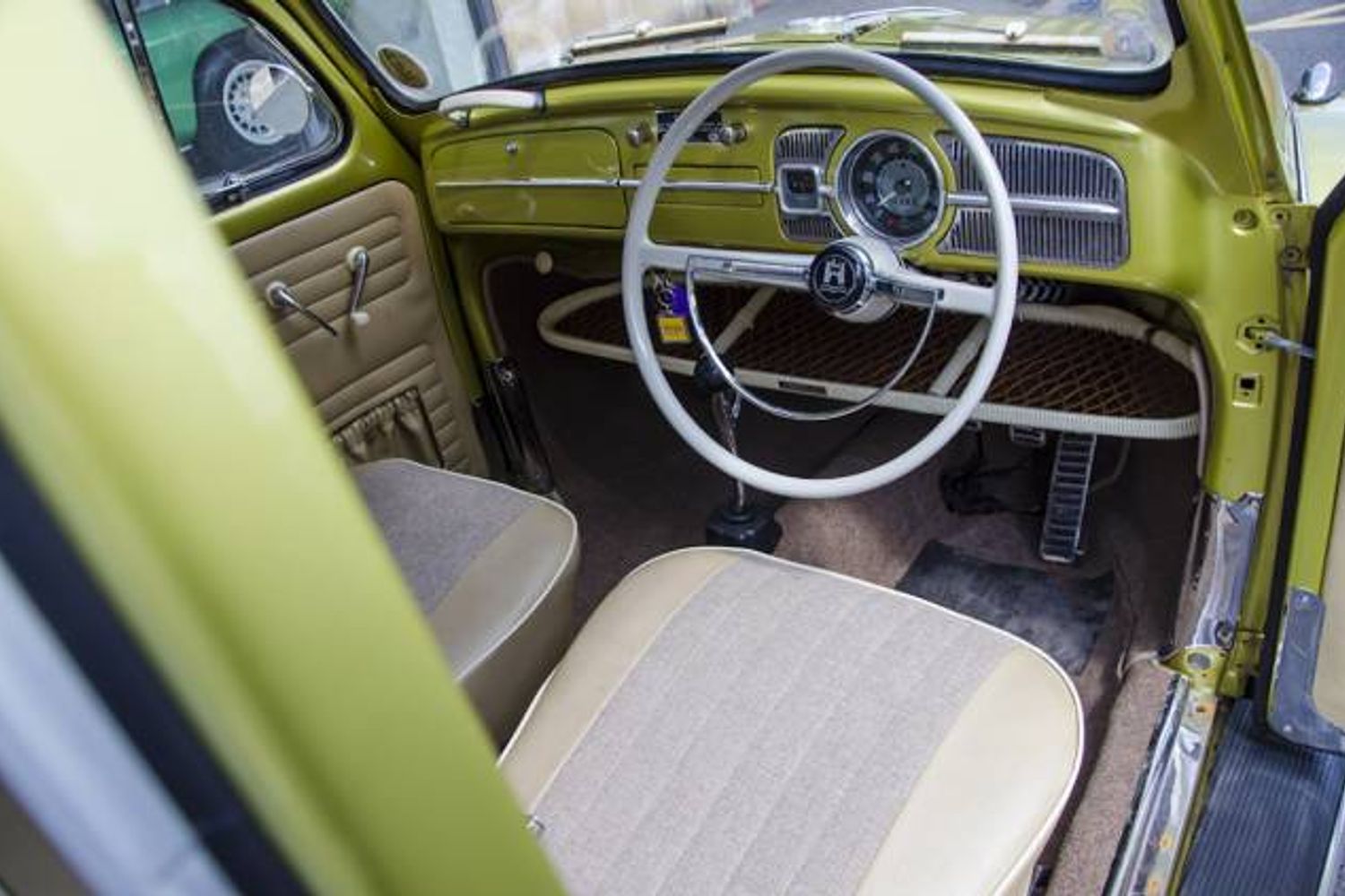 VOLKSWAGEN Beetle Cal Look