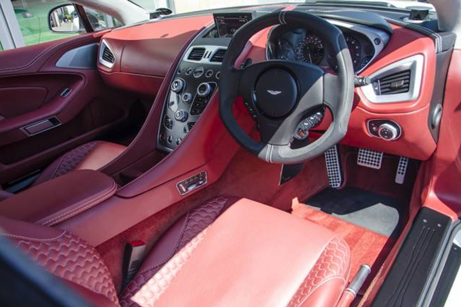 ASTON MARTIN VANQUISH COUPE V12 2+2 Touchtronic Auto
