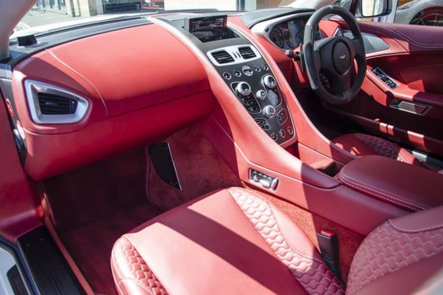 ASTON MARTIN VANQUISH COUPE V12 2+2 Touchtronic Auto