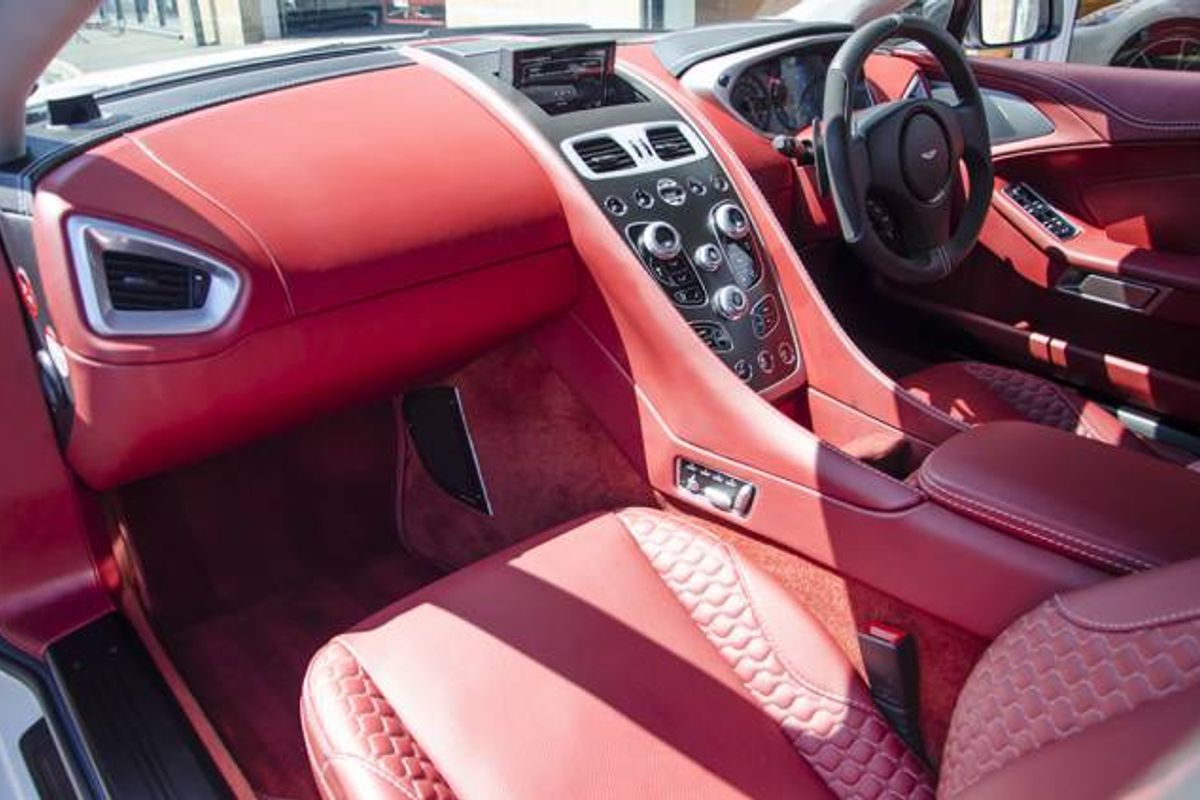 ASTON MARTIN VANQUISH COUPE V12 2+2 Touchtronic Auto