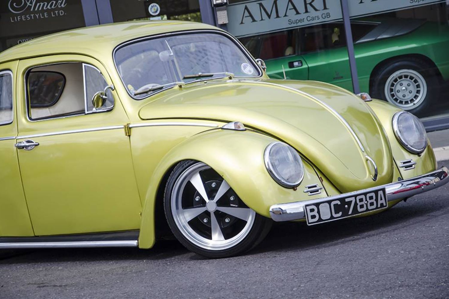 VOLKSWAGEN Beetle Cal Look