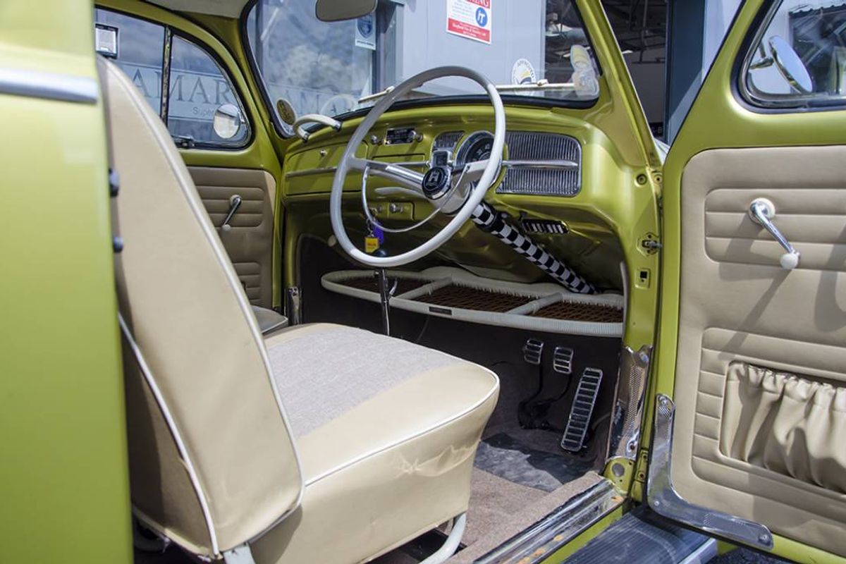 VOLKSWAGEN Beetle Cal Look
