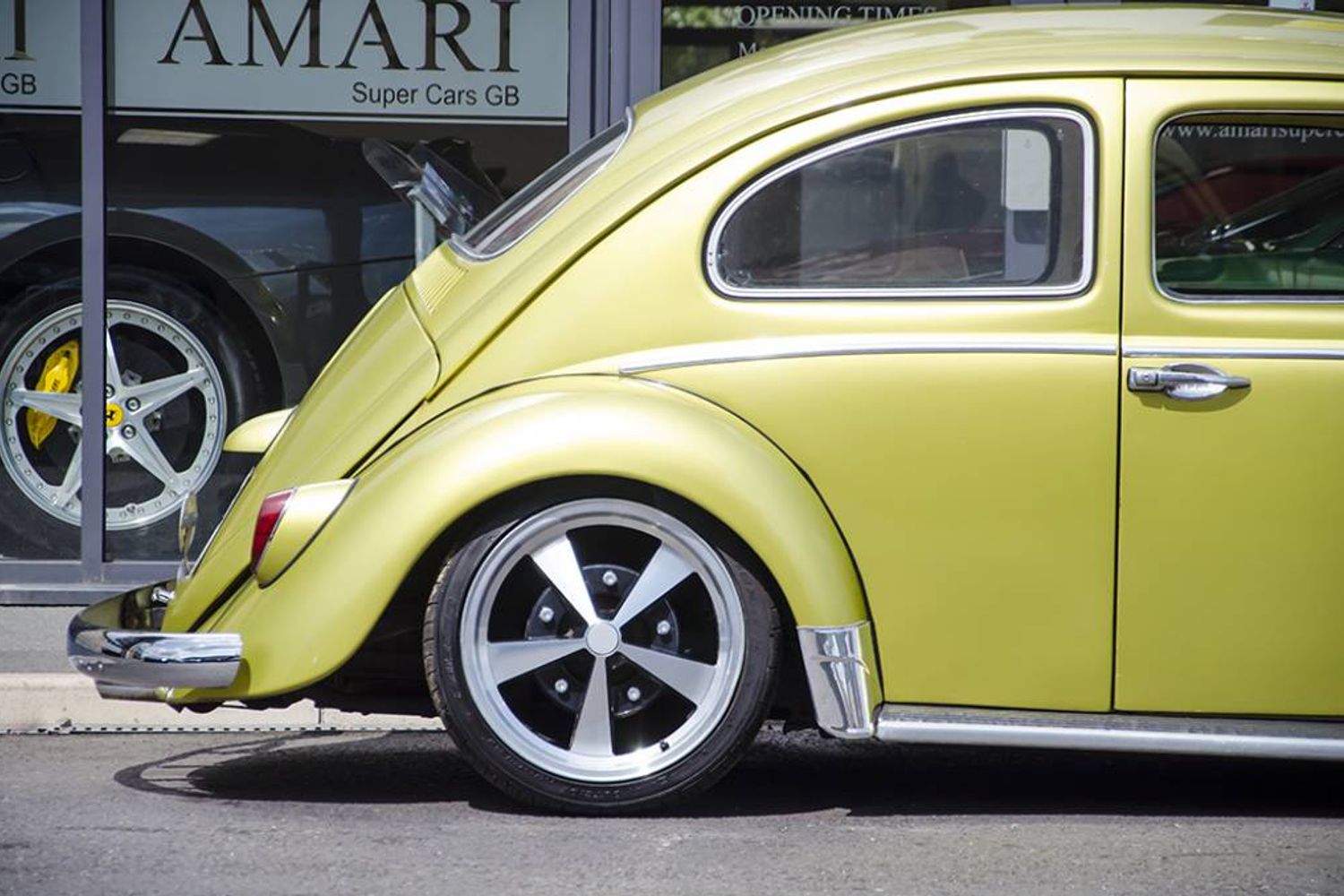 VOLKSWAGEN Beetle Cal Look