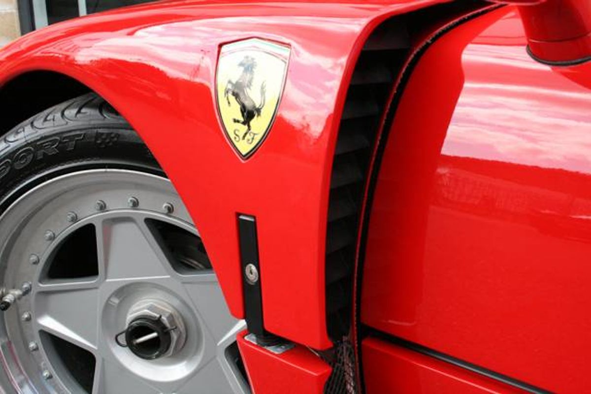 FERRARI F40 COUPE