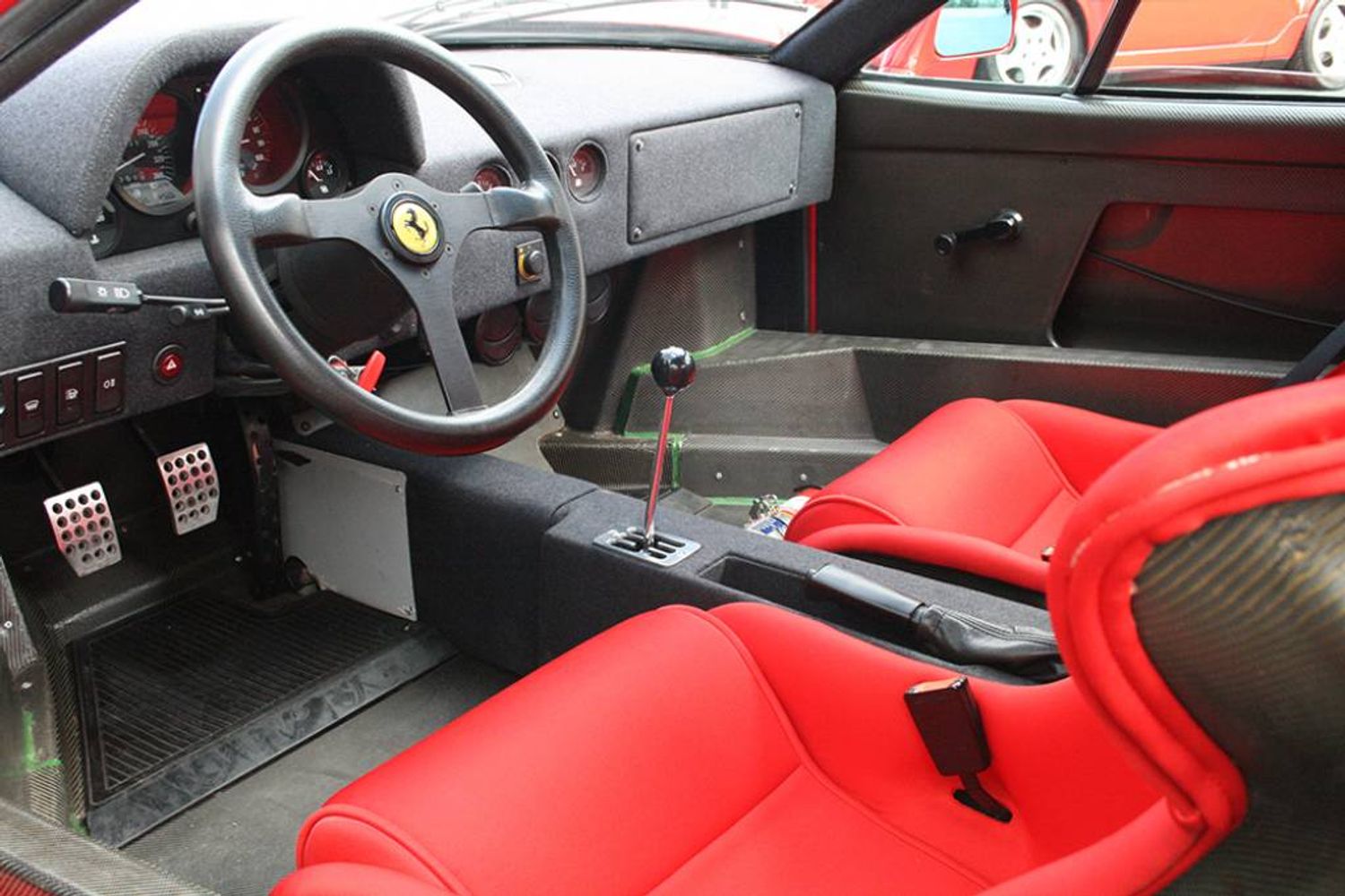 FERRARI F40 COUPE