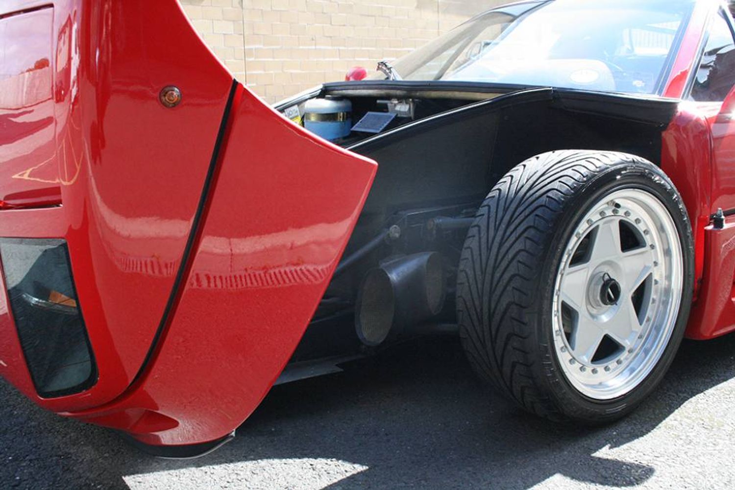 FERRARI F40 COUPE