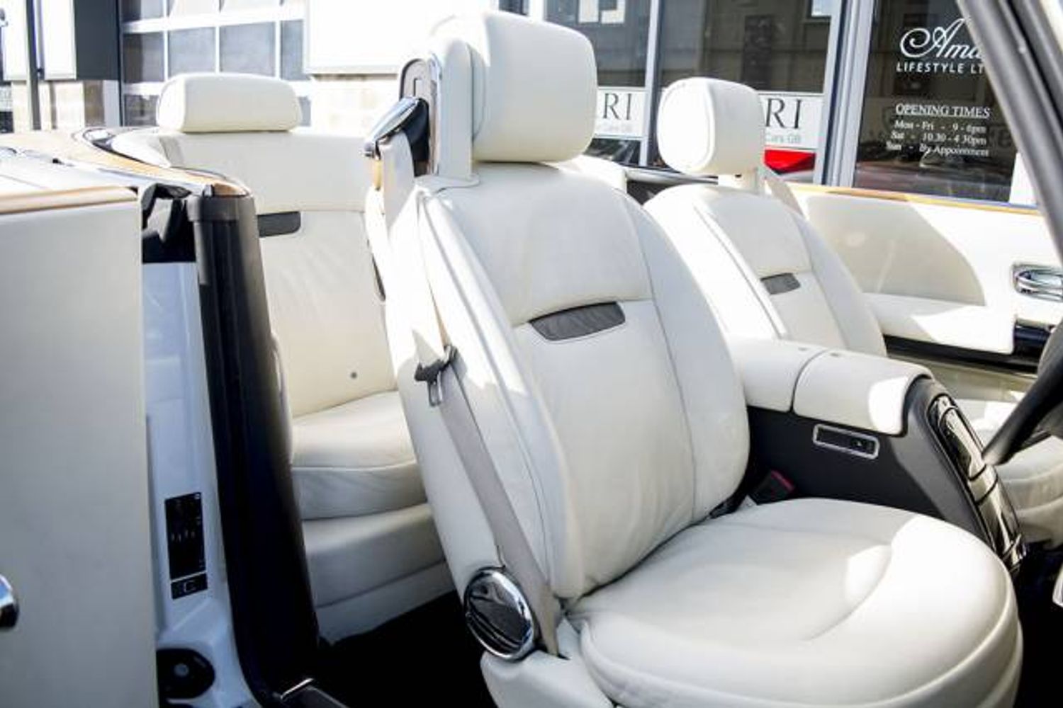 ROLLS-ROYCE PHANTOM DROPHEAD COUPE 2dr Auto