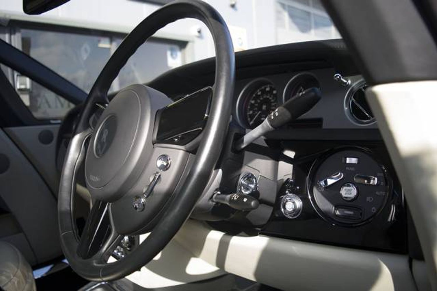 ROLLS-ROYCE PHANTOM DROPHEAD COUPE 2dr Auto