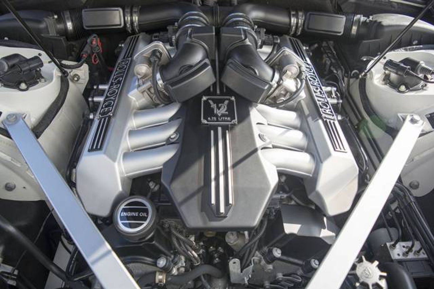 ROLLS-ROYCE PHANTOM DROPHEAD COUPE 2dr Auto