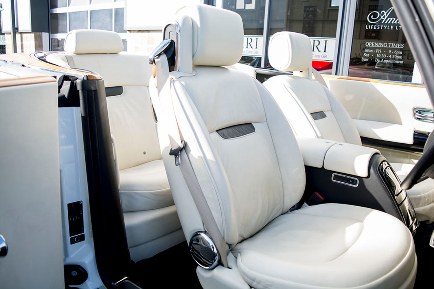 ROLLS-ROYCE PHANTOM DROPHEAD COUPE 2dr Auto