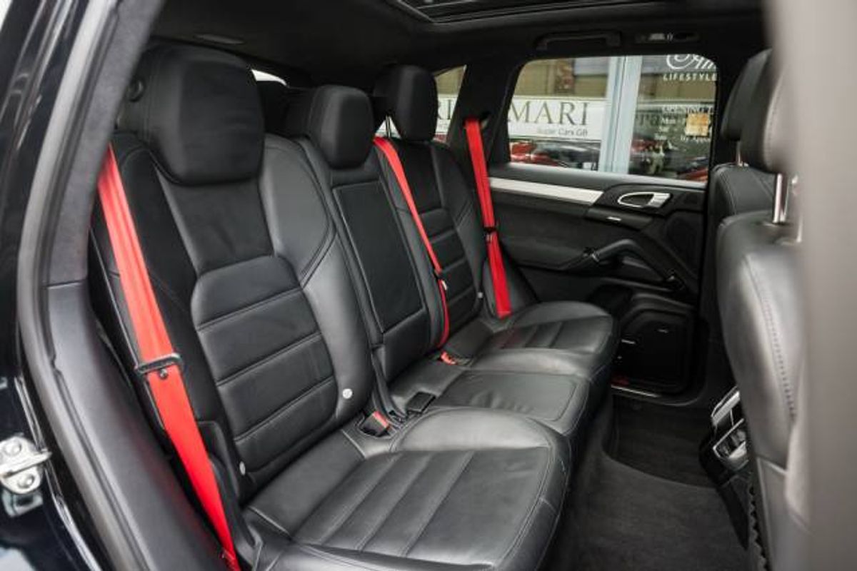 PORSCHE CAYENNE ESTATE GTS Tiptronic S