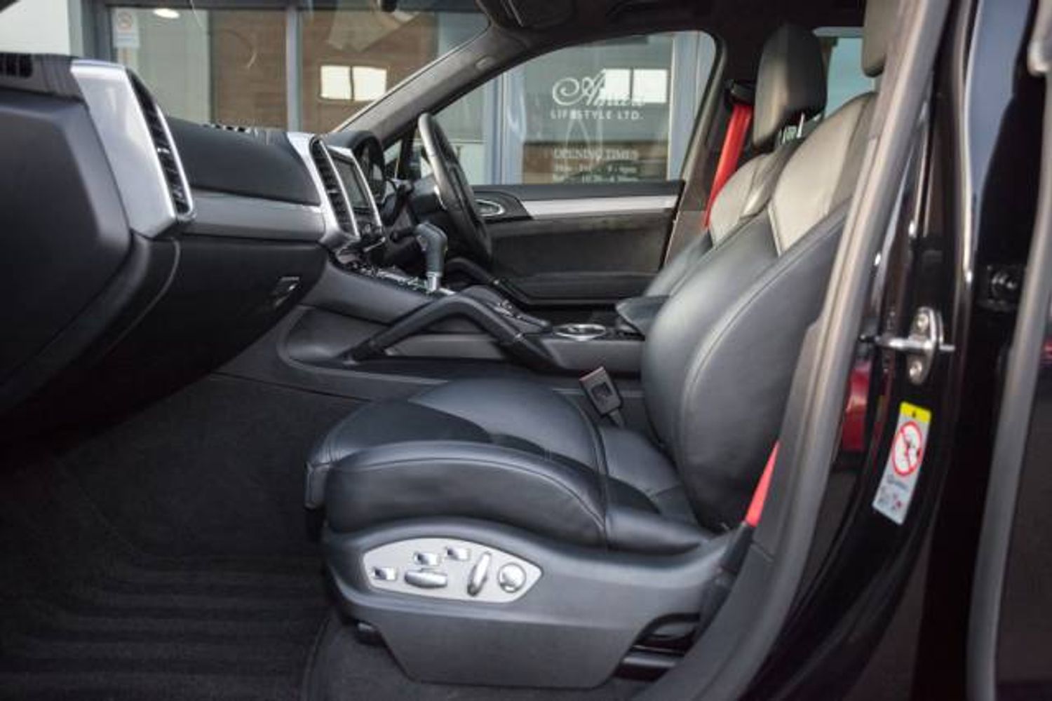 PORSCHE CAYENNE ESTATE GTS Tiptronic S