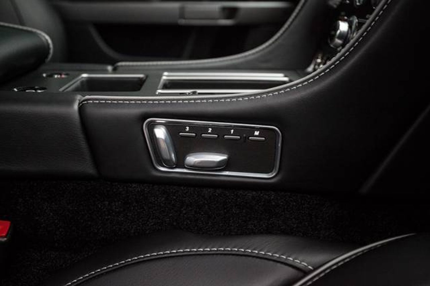 ASTON MARTIN DB9 COUPE V12 Touchtronic Auto