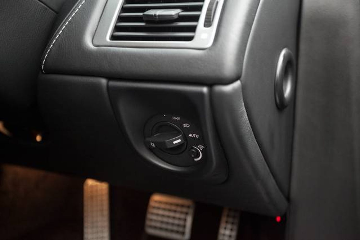 ASTON MARTIN DB9 COUPE V12 Touchtronic Auto