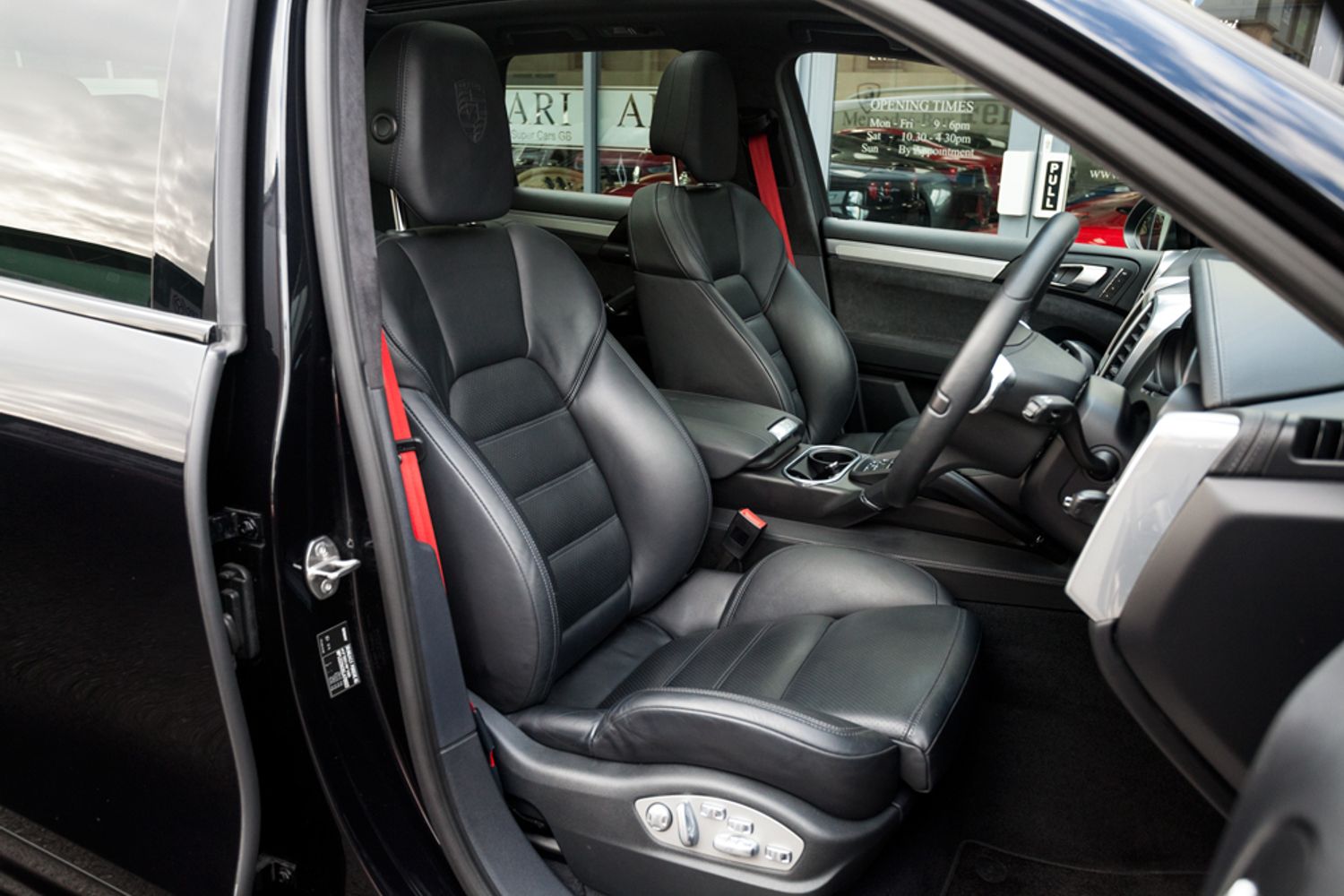 PORSCHE CAYENNE ESTATE GTS Tiptronic S