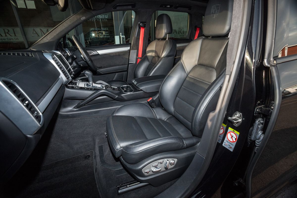 PORSCHE CAYENNE ESTATE GTS Tiptronic S
