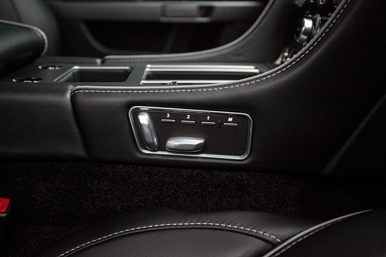 ASTON MARTIN DB9 COUPE V12 Touchtronic Auto