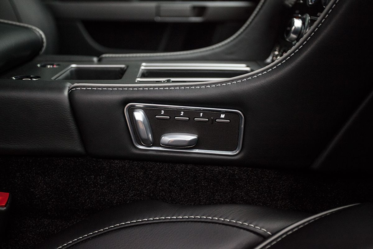 ASTON MARTIN DB9 COUPE V12 Touchtronic Auto