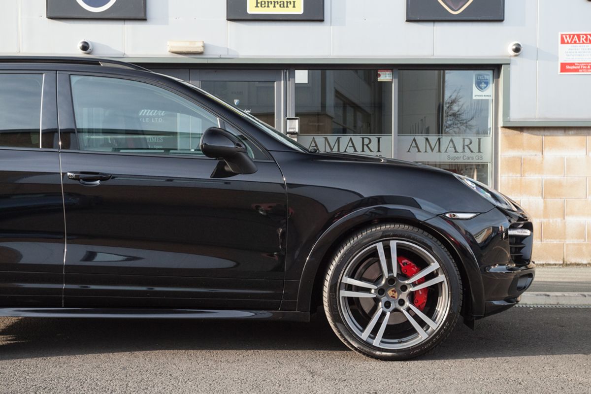 PORSCHE CAYENNE ESTATE GTS Tiptronic S