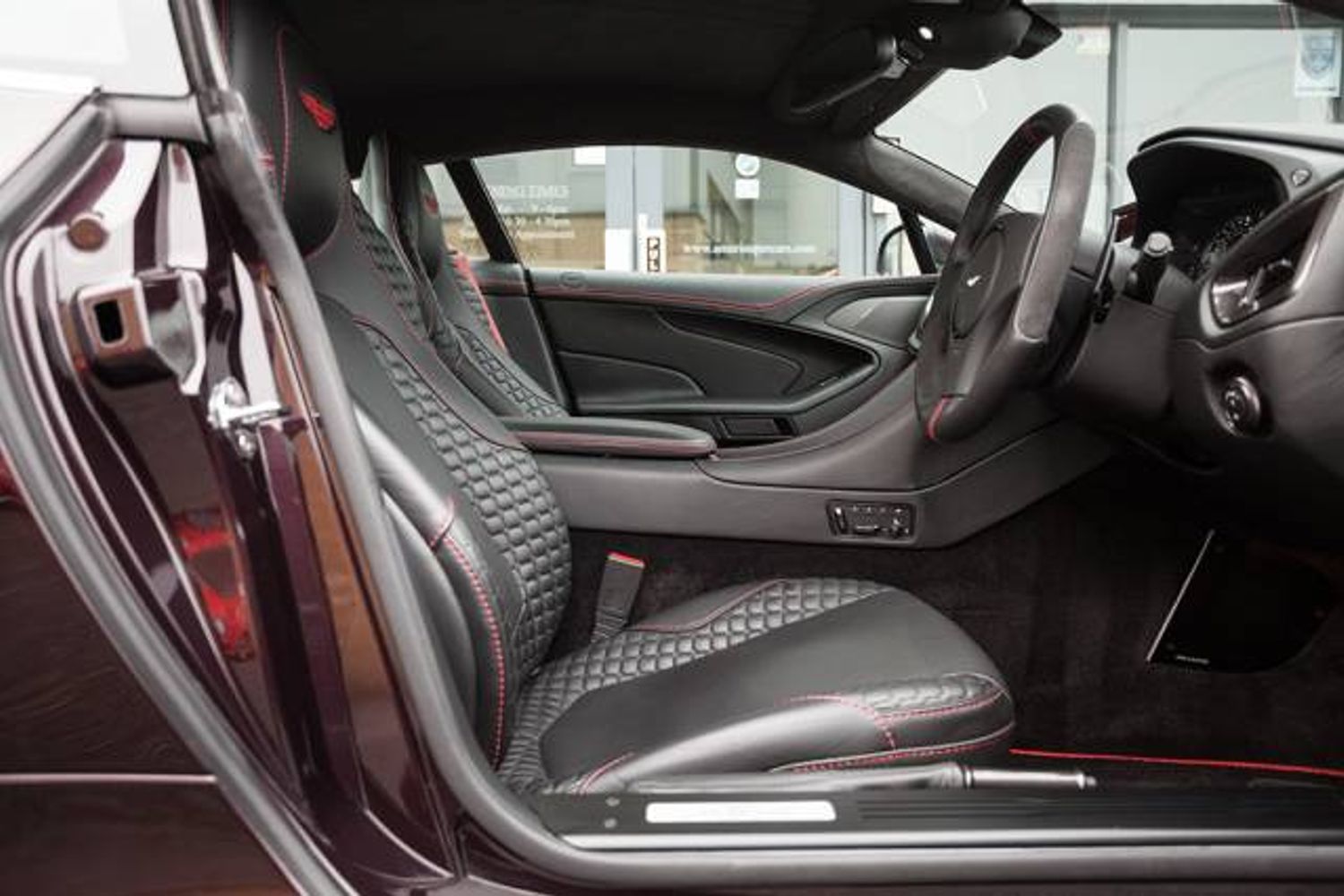 ASTON MARTIN VANQUISH COUPE V12 2+2 Touchtronic Auto
