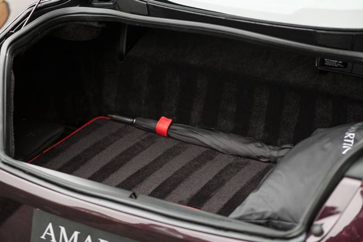 ASTON MARTIN VANQUISH COUPE V12 2+2 Touchtronic Auto