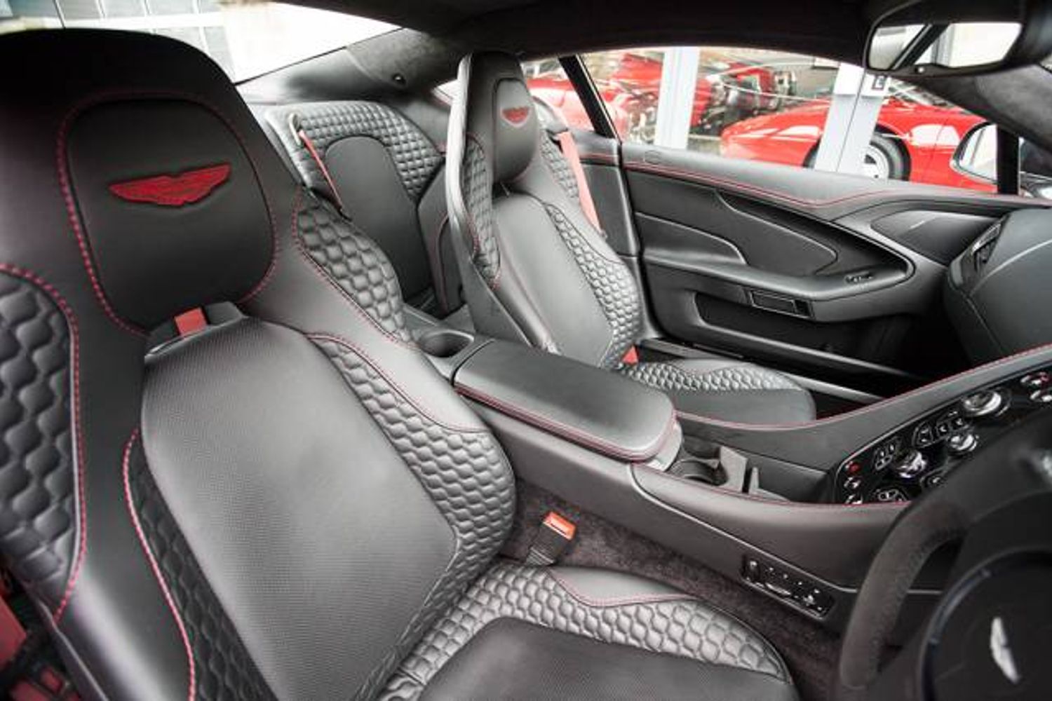 ASTON MARTIN VANQUISH COUPE V12 2+2 Touchtronic Auto