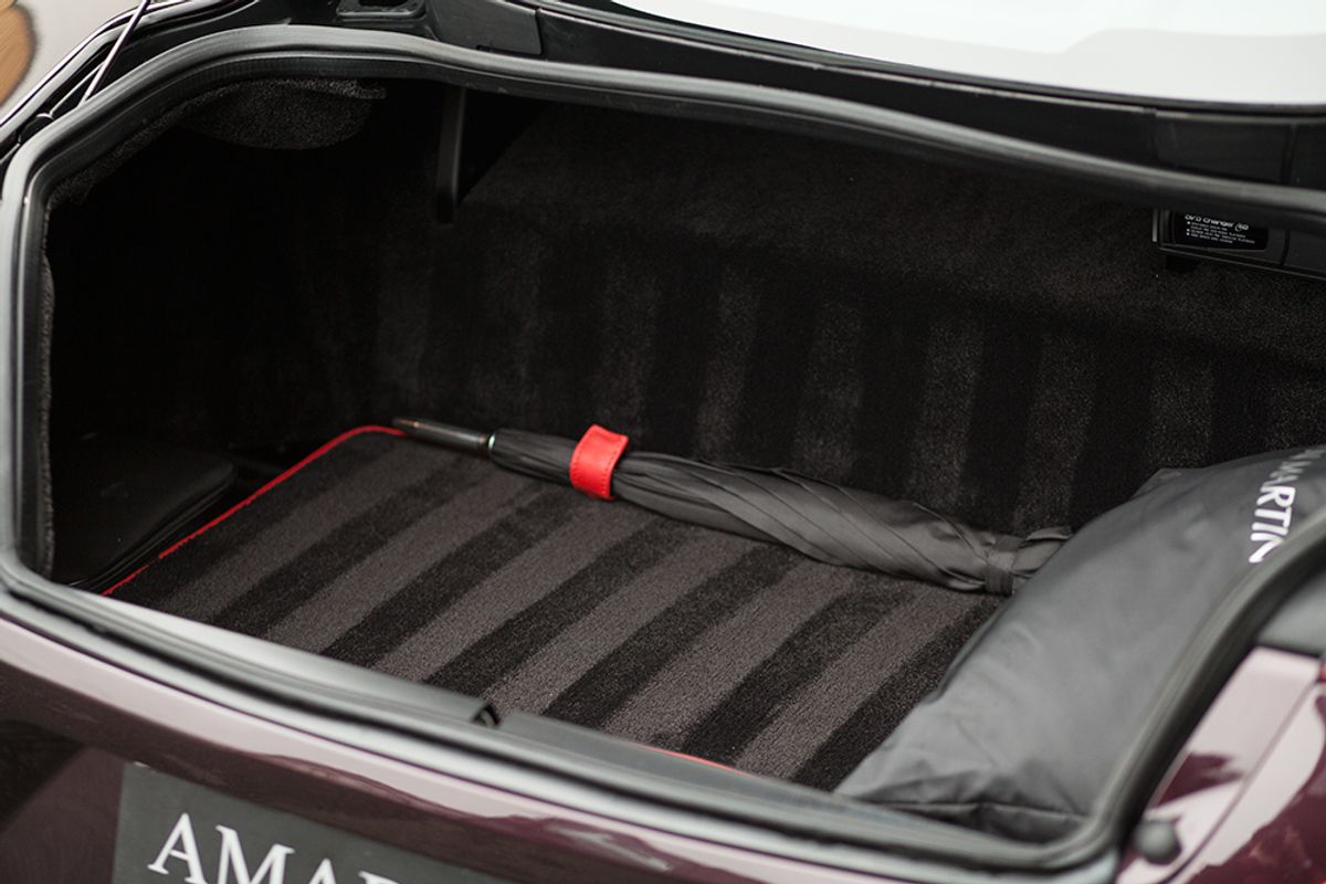 ASTON MARTIN VANQUISH COUPE V12 2+2 Touchtronic Auto