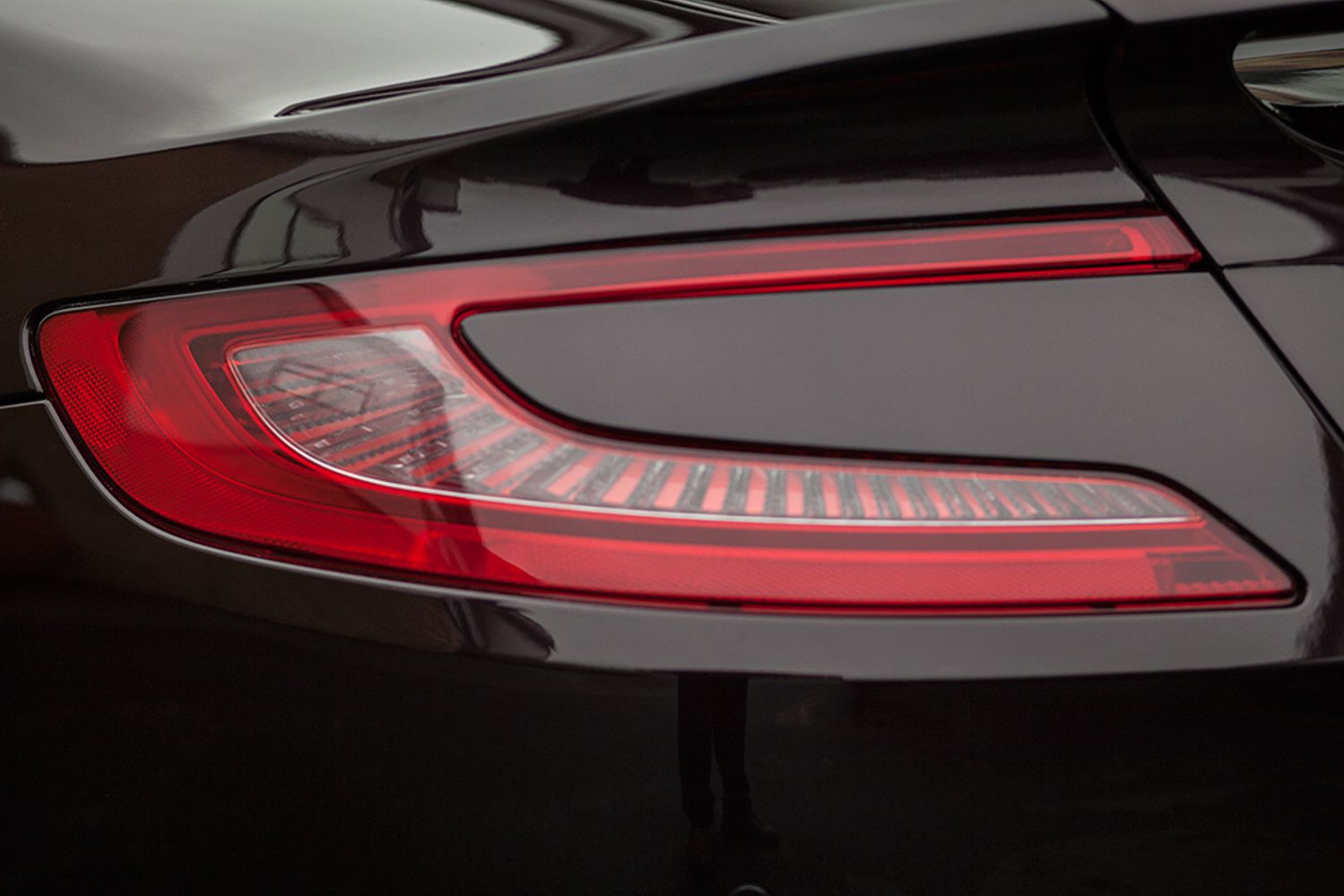 ASTON MARTIN VANQUISH COUPE V12 2+2 Touchtronic Auto