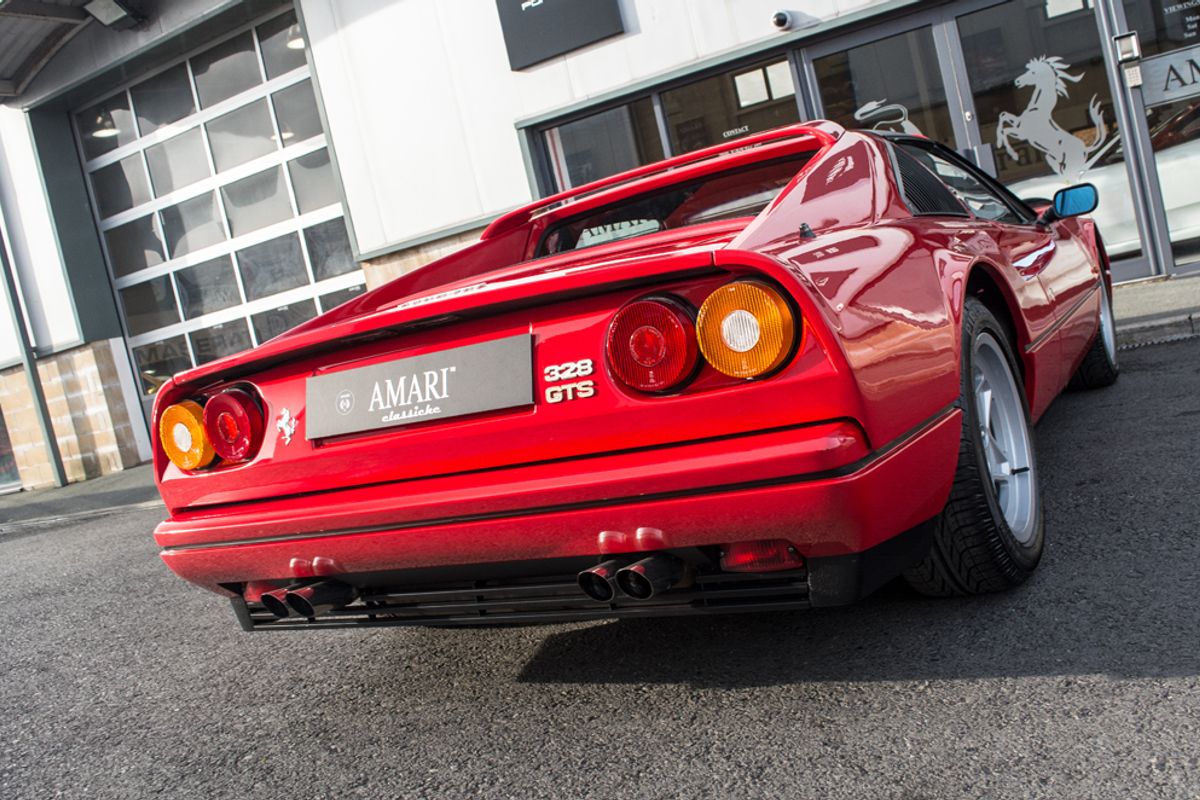 FERRARI 328 GTS