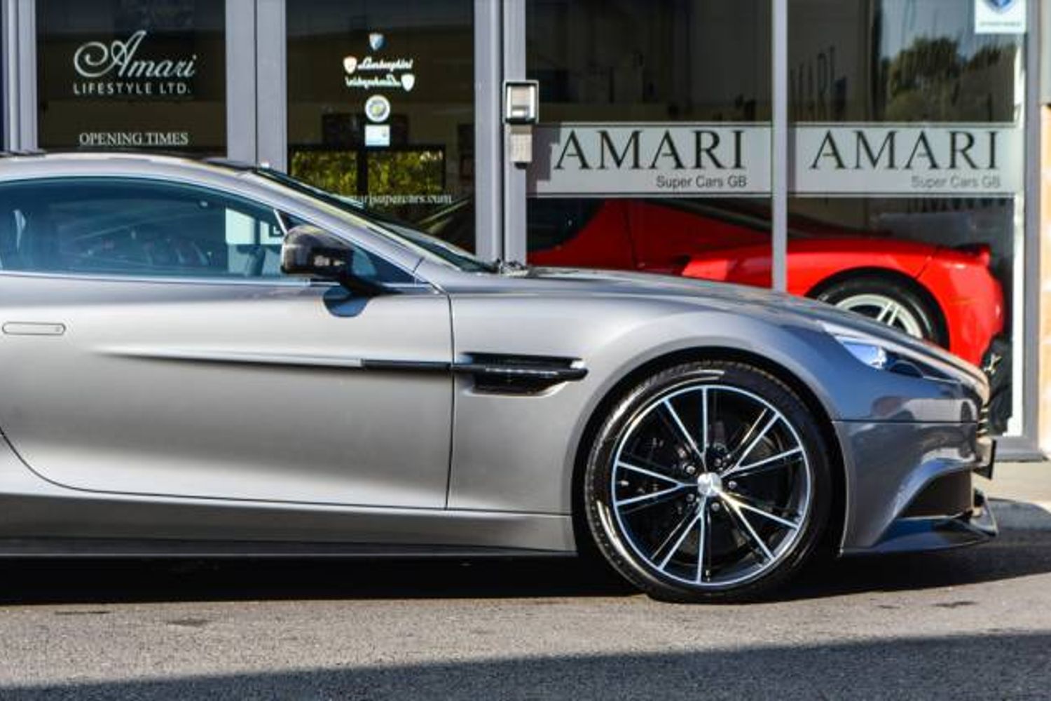 ASTON MARTIN VANQUISH COUPE V12 2+2 Touchtronic Auto