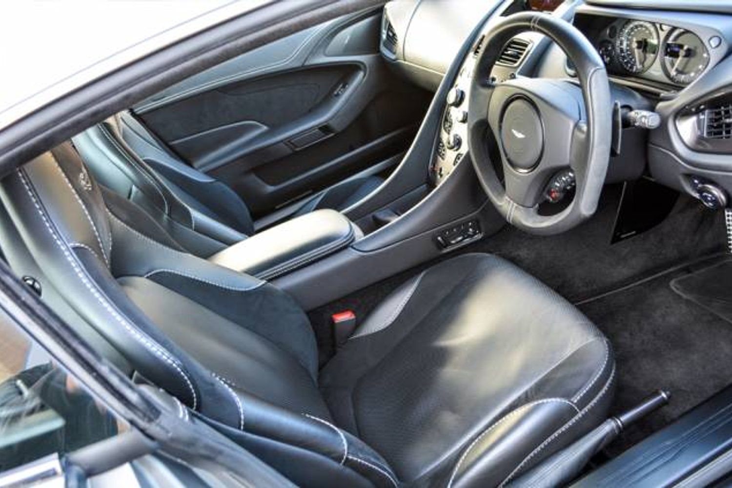 ASTON MARTIN VANQUISH COUPE V12 2+2 Touchtronic Auto