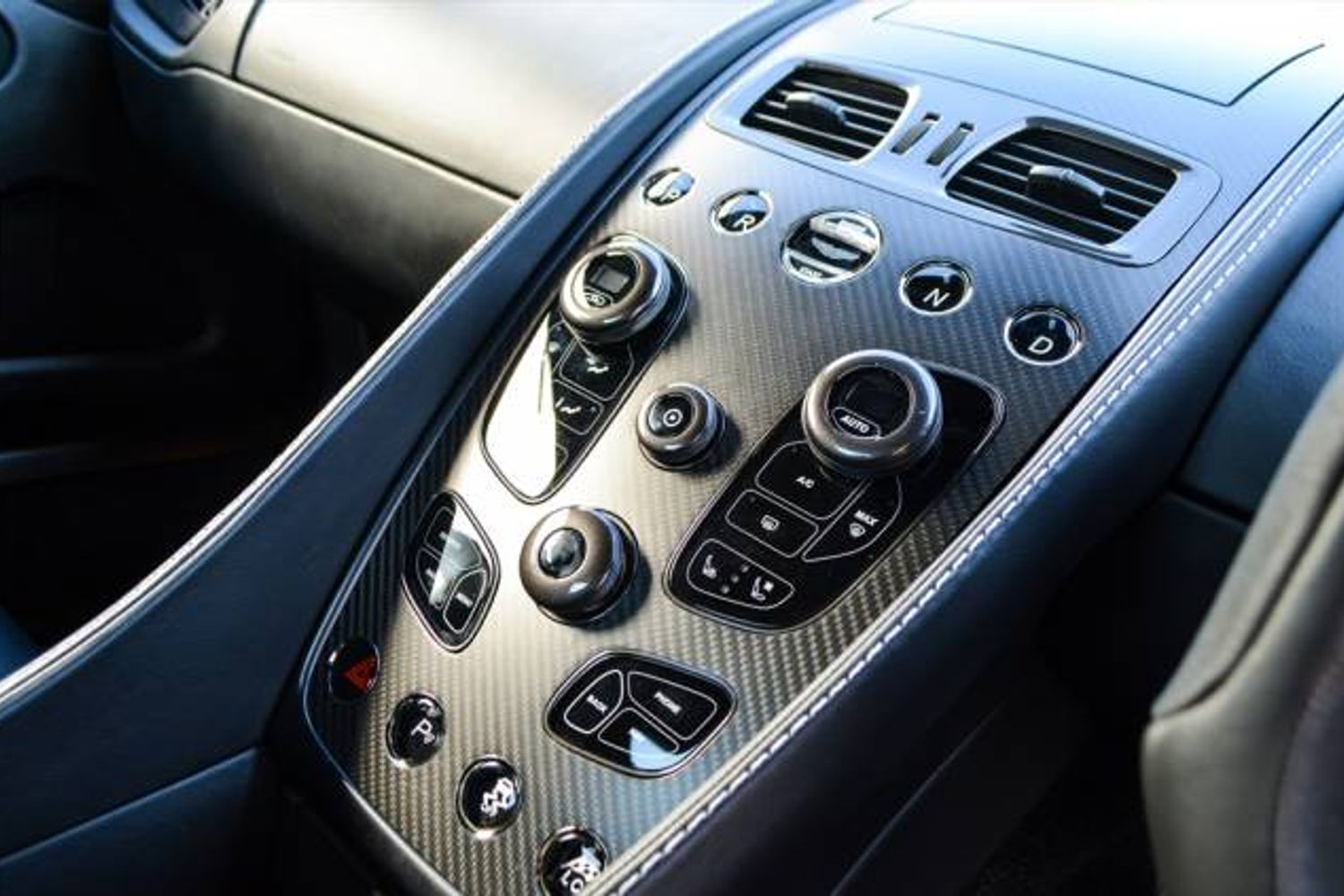 ASTON MARTIN VANQUISH COUPE V12 2+2 Touchtronic Auto