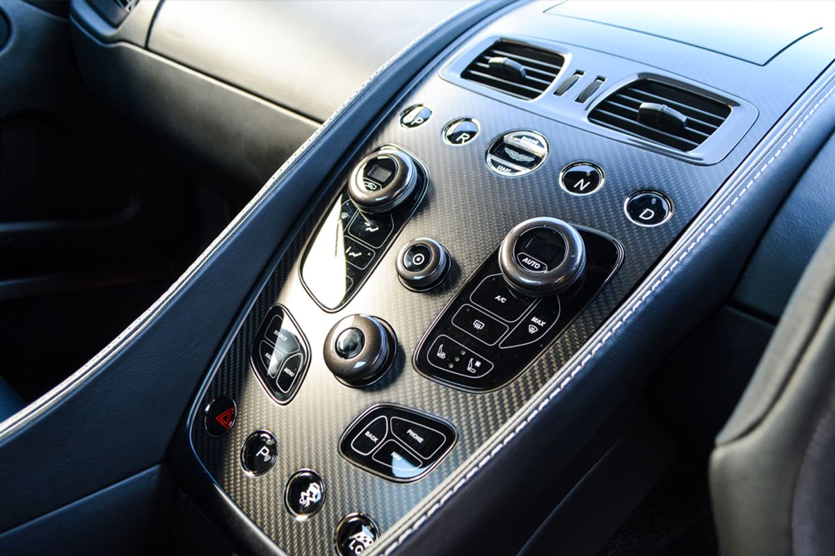 ASTON MARTIN VANQUISH COUPE V12 2+2 Touchtronic Auto