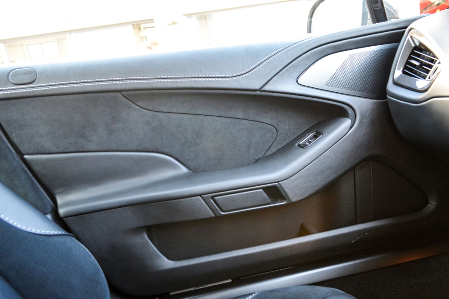 ASTON MARTIN VANQUISH COUPE V12 2+2 Touchtronic Auto