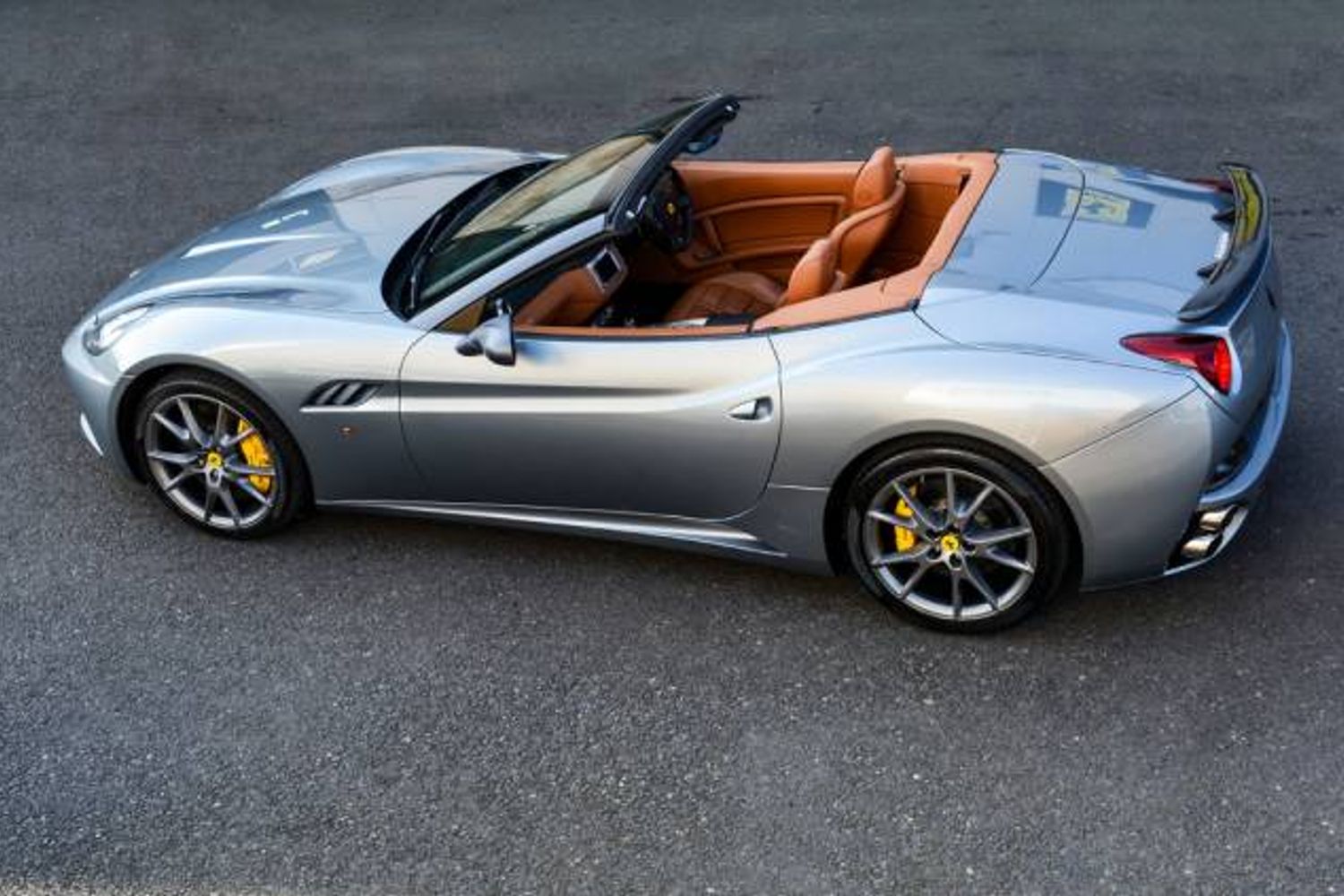 FERRARI CALIFORNIA CONVERTIBLE 2+ F1