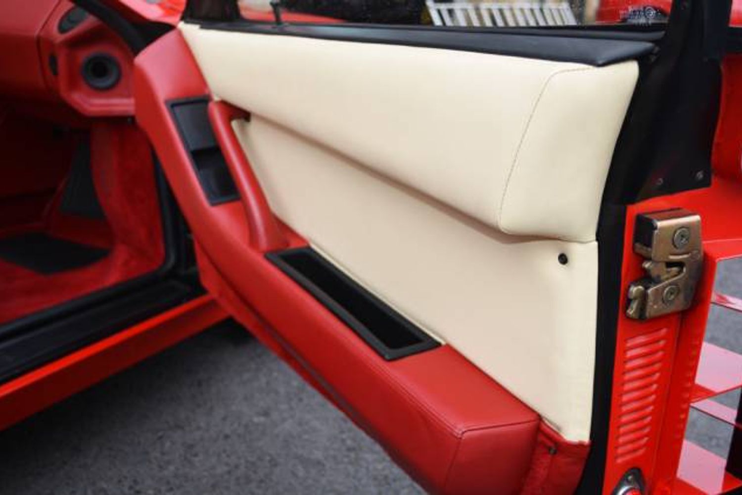 FERRARI Testarossa Left Hand Drive