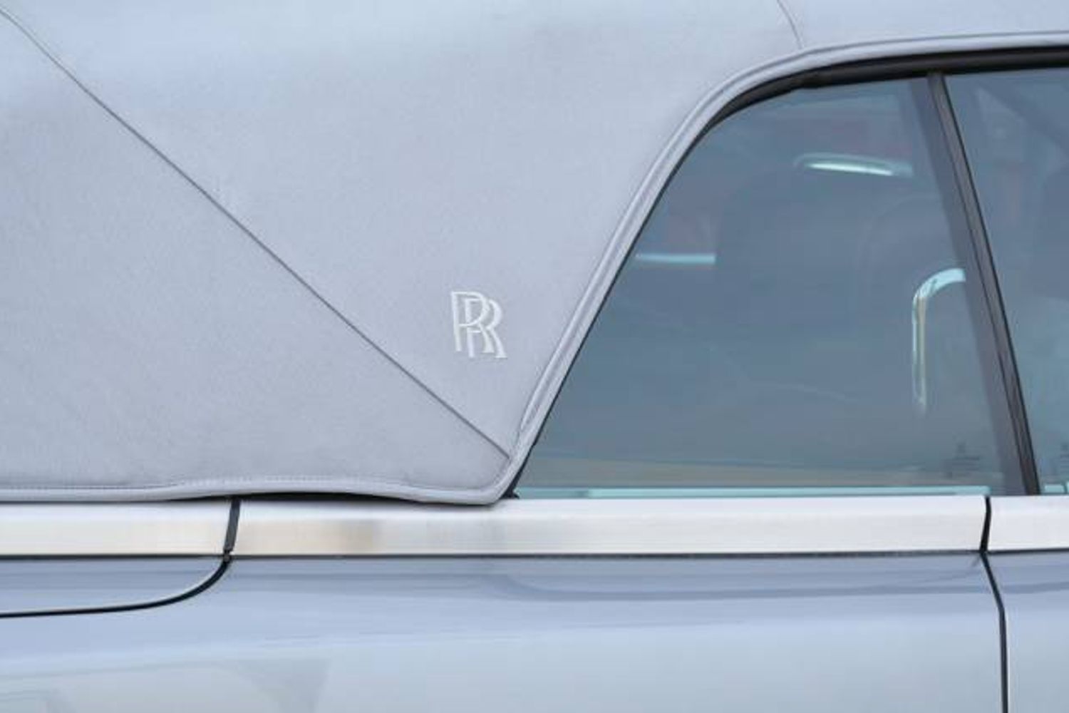 ROLLS-ROYCE PHANTOM DROPHEAD COUPE 2dr Auto