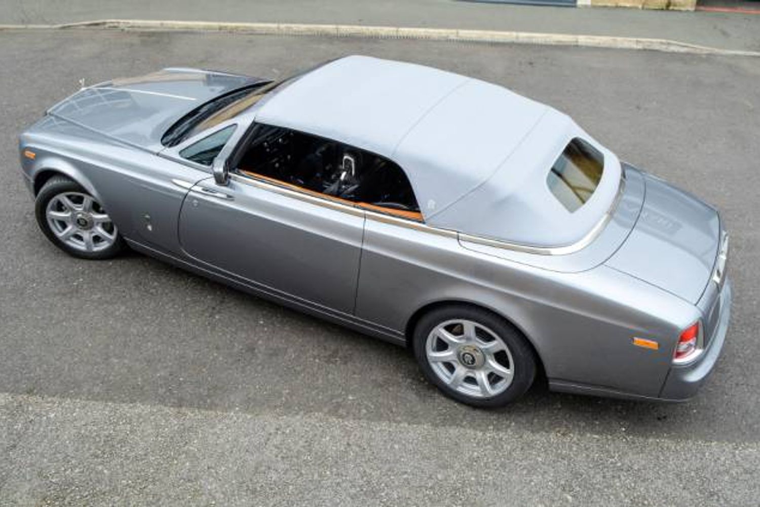 ROLLS-ROYCE PHANTOM DROPHEAD COUPE 2dr Auto